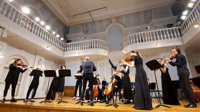 К.Ф.Э.Бах. Концерт для флейты с оркестром ре мажор - оркестр ROSARIUM, солистка Вероника Лифановска