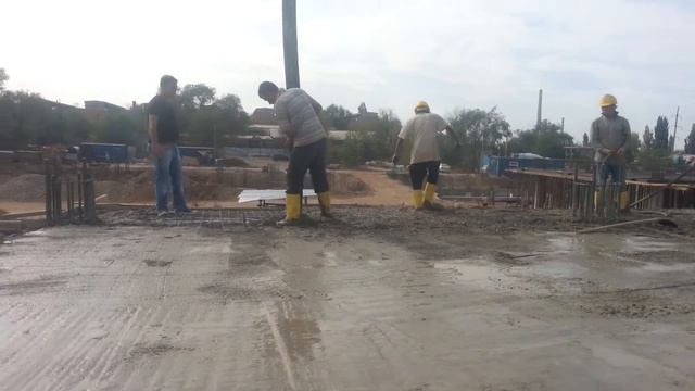 заливка пола бетоном