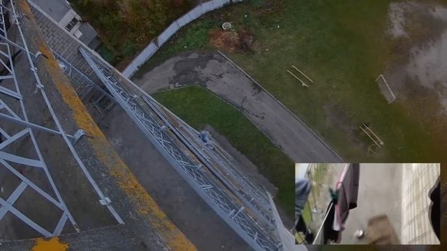 Слез с 9 этажа.