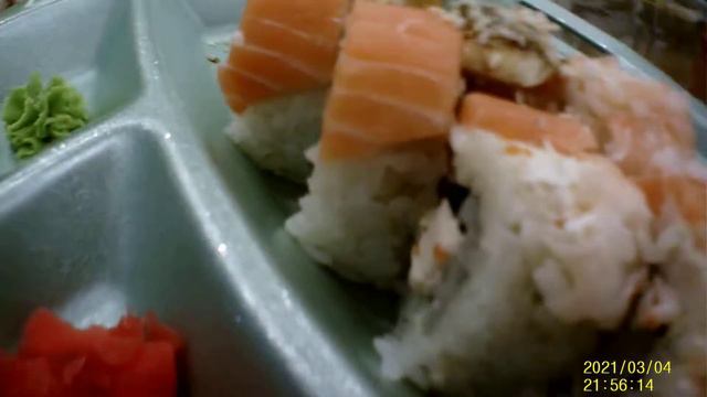 УЖАС!!! Максим ест васаби, и проходит челлендж угадай еду с закрытыми глазами. Проблемы со звуком((