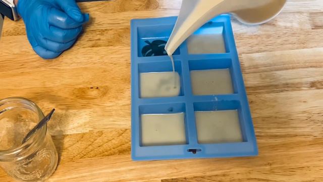 Making Magnolia & Tonka Melt & Pour Soap