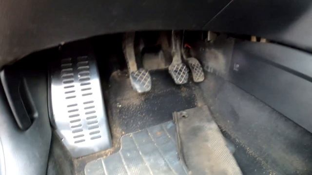 Заменил накладки на педали, на Volkswagen Golf 4