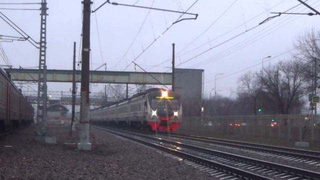 Электропоезда ЭД4М-0087 и ЭД4М-0444 ЦППК