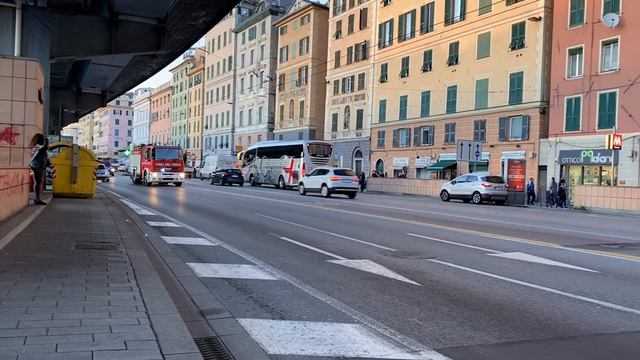 [VIGILI DEL FUOCO] Iveco EuroTech 190E27 + Volkswagen Caddy In Sirena