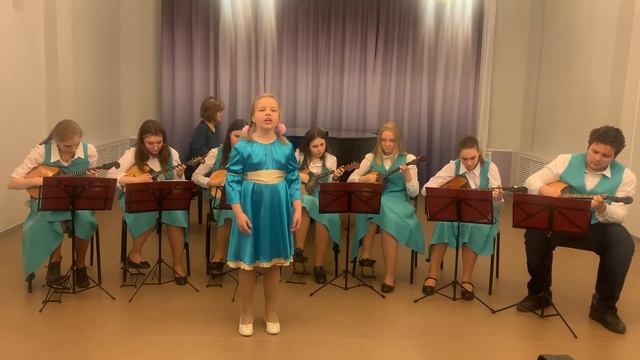 «На улице дождик». Русская народная песня   Запись Ю. Слонова, обработка С. Винокурова