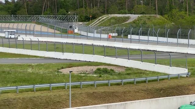 Ich lade Freunde/Kunden ins Porsche Experience Center ein und alle feiern mich. (warum wohl?)
