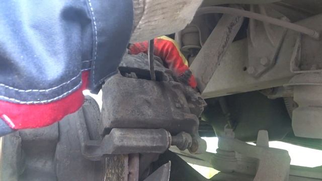 Замена тормозных колодок и дисков