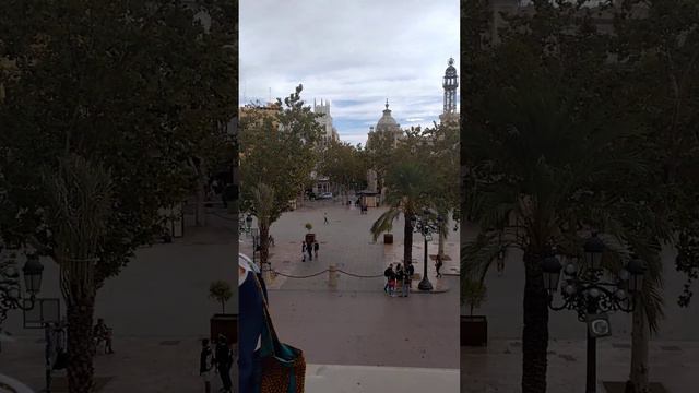 На балконе Валенсовета (кто все эти люди?)