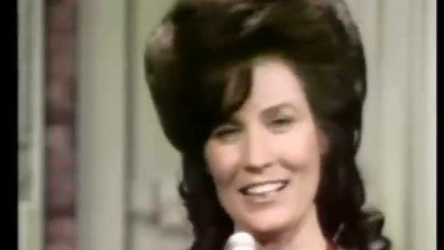 Loretta Lynn - Fist City