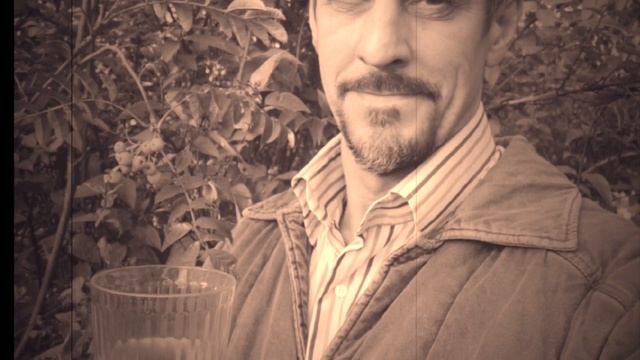 Майскими короткими ночами.