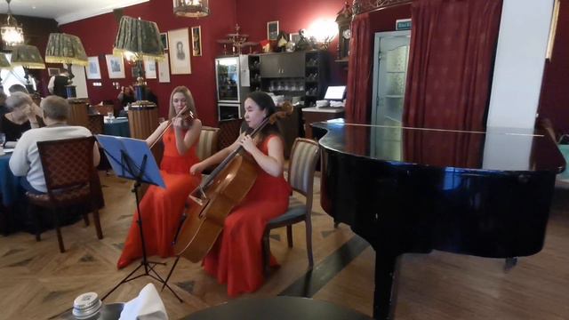 My Way в переложении для скрипки и виолончели.