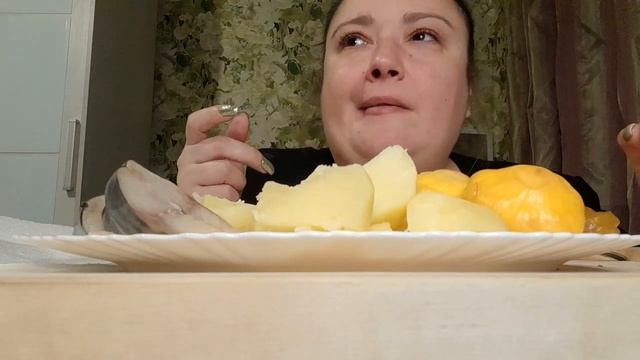 Мукбанг ???Скумбрия,Картоха,Помидорчики,Патисончики???