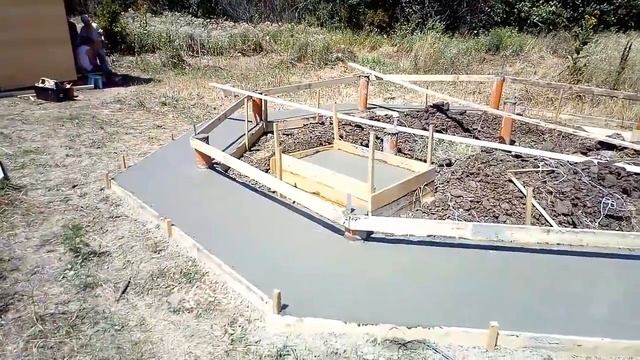 Строительство 8-гранного дома. Часть 4 - Фундамент залит