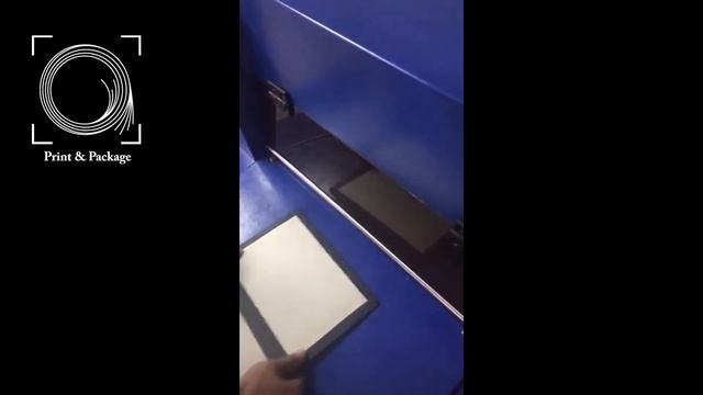 Машина для кругления крышек для твердого переплета
