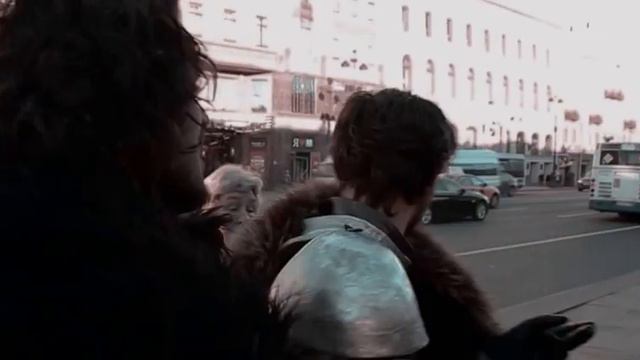 Джон Сноу и Робб Старк в Питере ищут перепрошивку мозга!