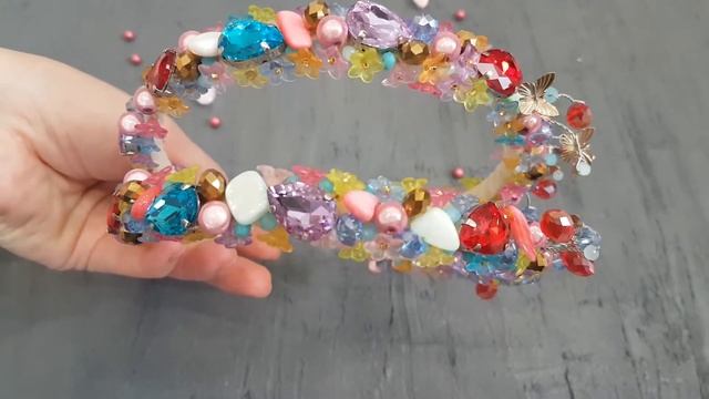 Ободок расшитый бусинами, кристаллами.