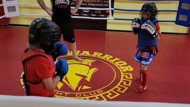 Кикбоксинг дети! Денис 7 лет - Илья 8 лет.