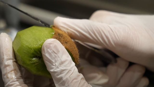 밀가루 없이 만드는 케이크!? 겉바속촉 2단 후르츠 머랭 케익 Two-tier Meringue Cake Filled With Fruits - Korean Street Food