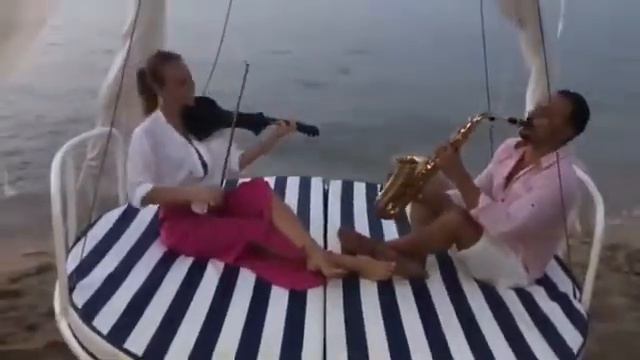 Скрипка против саксафона