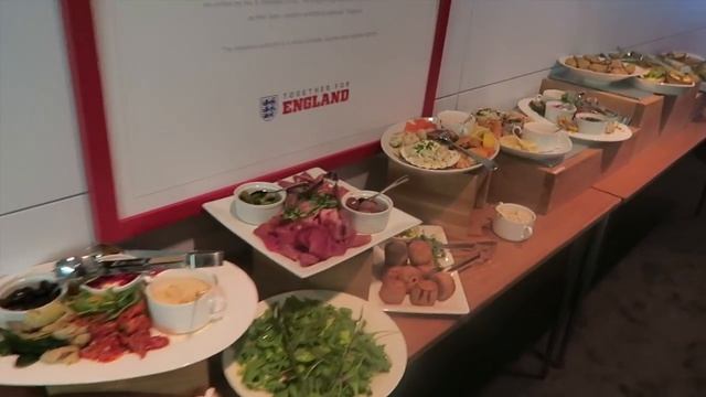 Seeing Adele & Meeting Her Makeup Artist! | Becca Rose