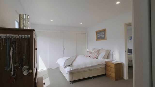 Petrusma Property Profile - 2/33 Dumbarton Drive, Geilston Bay
