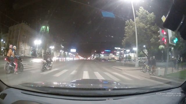 Тест автомобильного видеорегистратора КАРКАМ Зеркало А7 передняя камера ночь