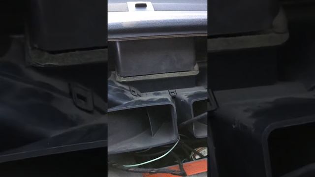 Печка не дует на лобовое стекло