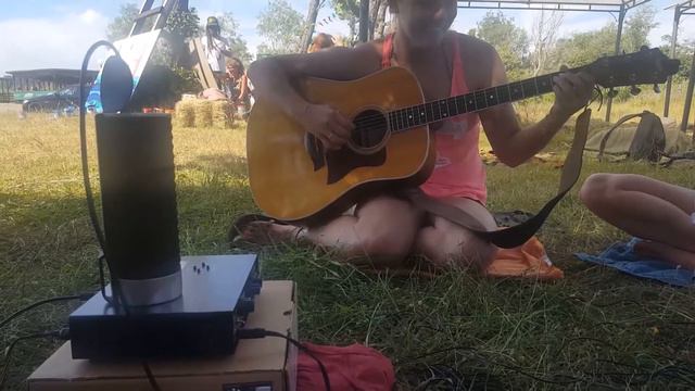 First Interspecies Jam: Derri And Grass