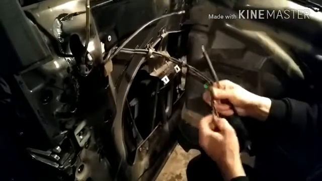 Ремонт дверей: снятие обшивки и замена ручек