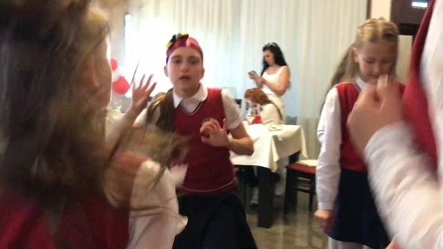Выпускной 4 класс. В кафе