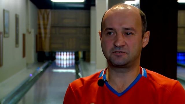 В РЕУТОВЕ ЛЮДИ С ОГРАНИЧЕНИЯМИ ПО ЗДОРОВЬЮ ОСВАИВАЮТ БОУЛИНГ 22.10.19