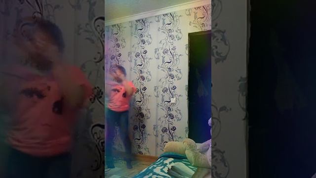 Танец под песню Есличё я БАХА