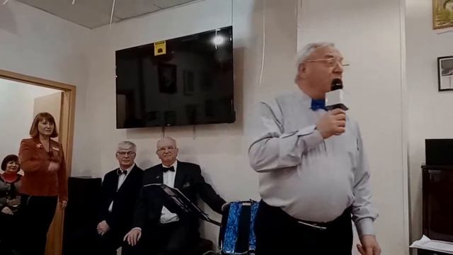 Ну почему ко мне ты равнодушна.  10