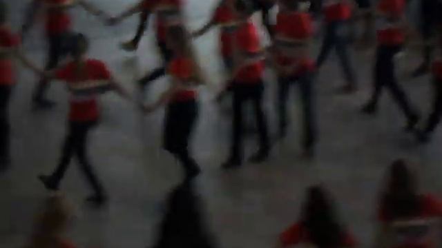 Танцевальный флешмоб на Курском вокзале