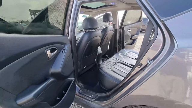 2010 HYUNDAI TUCSON (AU014375). CARWARA Korea Used Car Export. 현대 투싼 중고차수출 카와라
