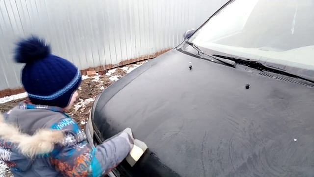 Вам что больше какать негде Ребенок Моет машину Птички накакали