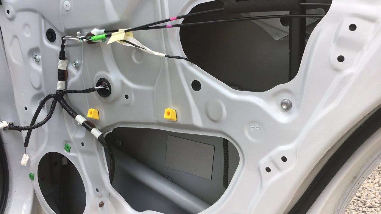 Виброизоляция задней двери Тойота Kамри 70. Видео инструкция.