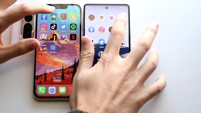 Google Pixel 7 Vs iPhone 14! Comparison Review