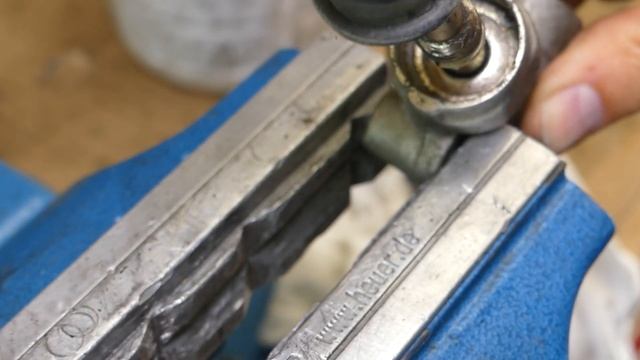 Kawasaki GPZ1100 -- Teil 10 -- Die Hinterrad-Bremse Zerlegen