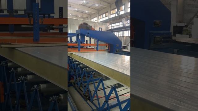 Cтеновая сэндвич-панель, процесс распила