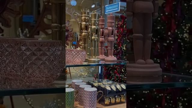 в Пассаже открылась Новогодняя Ярмарка