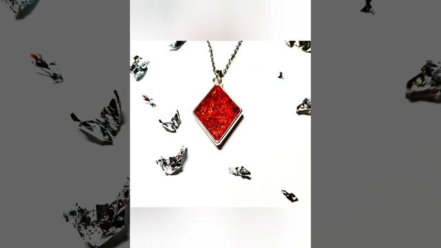 Кулон из эпоксидной смолы 