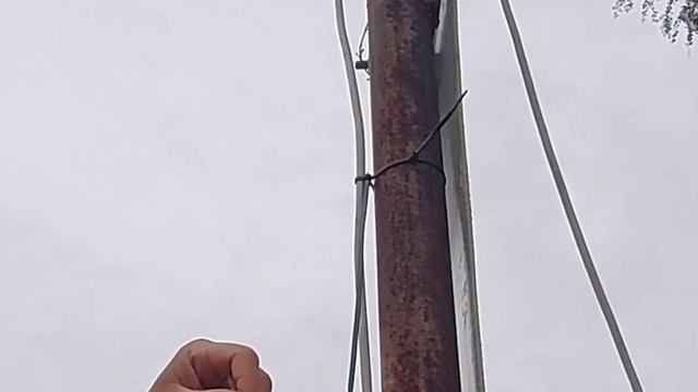 Надёжная и красивая фиксация провода при помощи стяжек