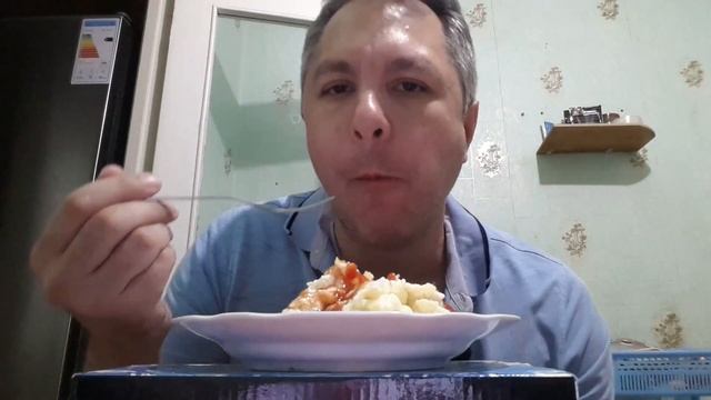 АСМР ИТИНГ. КУШАЮ ЯИЧНИЦУ С КЕТЧУПОМ. ASMR