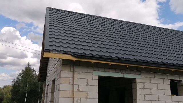 Крыша готова / Не хватило листов на крышу / Работаю в три смены /