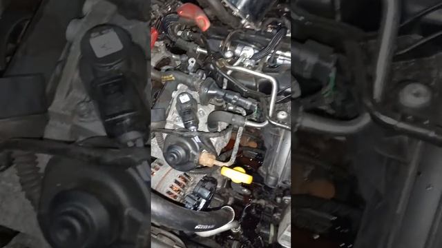 VW Touran 2.0 TDI CR CFHC Výměna termostatu