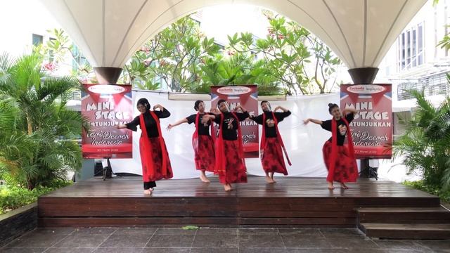 MINI STAGE DANCE PERFORMANCE - MENARI DENGAN SENANG HATI  - ESCHODA MANAGEMENT