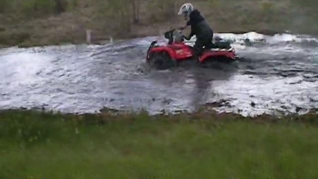 Can-am Outlander 400 Mudding