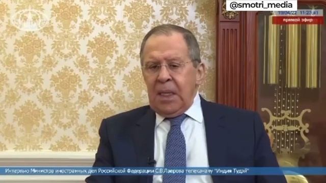 позор. как земля носит таких людей? даже в камеру не смотрит, стыдно?