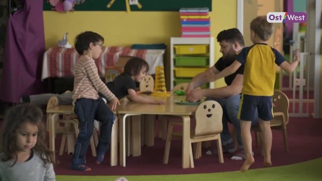 Женщины VS Мужчины: кто лучше воспитывает детей? / «Кто здесь мужик?» Серия 4: Воспитатели